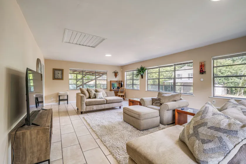1 Mi to Robins Afb: Family-friendly Home! - Image 1