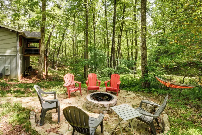 Pet-Friendly Otto Mountain Cabin w/ Fireplace! - Image 1