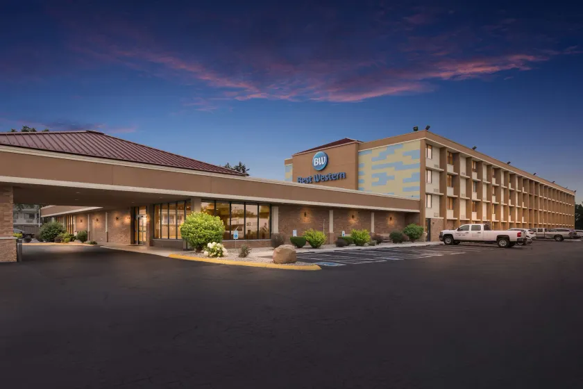 Best Western Northwest Indiana Inn - Image 1