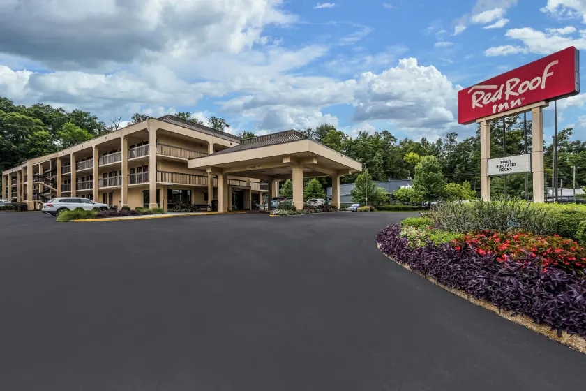 Red Roof Inn Birmingham South - Image 1