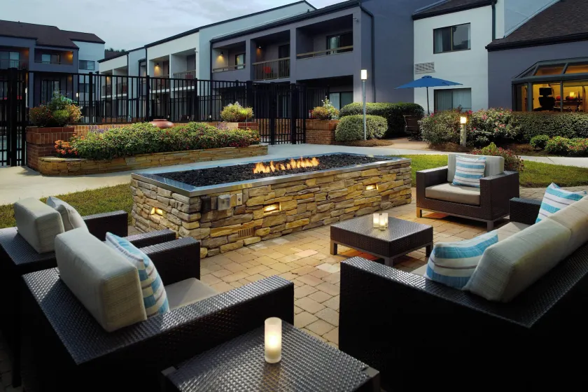 Courtyard by Marriott Raleigh Midtown - Image 1
