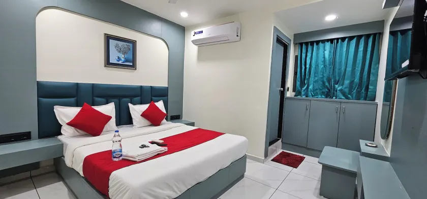 Hotel Satyam - Image 1