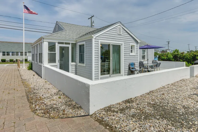 Cozy Westbrook Vacation Rental - Walk to Beach! - Image 1