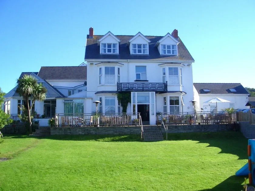 Malin House Hotel - Image 1