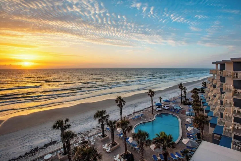 The Shores Resort & Spa - Image 1