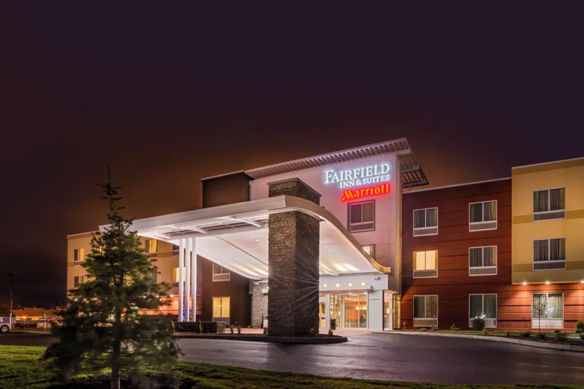 Fairfield Inn & Suites by Marriott Utica - Image 1