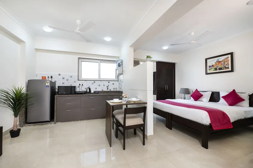 Palm Stay - Studios & Rooms - Image 1