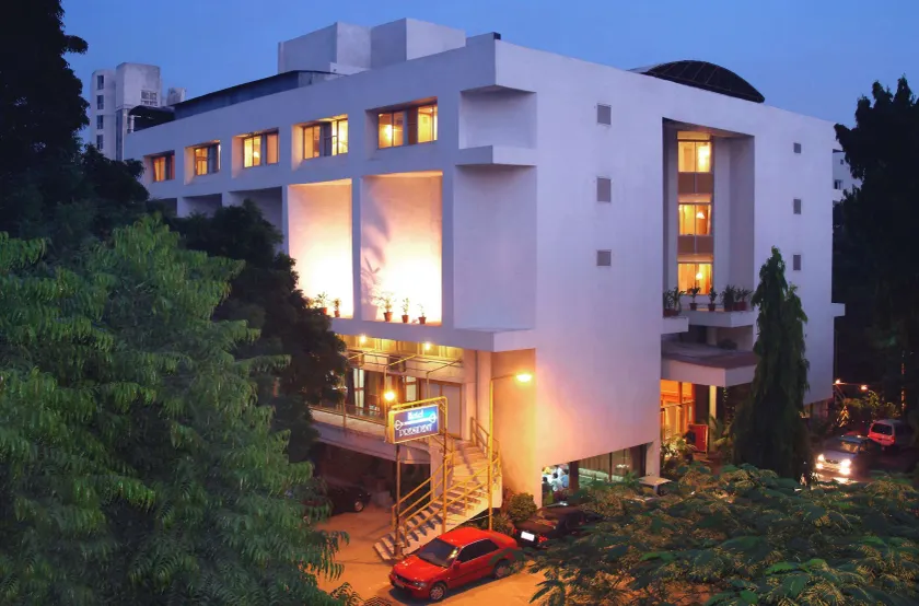 Comfort Inn President Near Ahmedabad Junction Station - Image 1