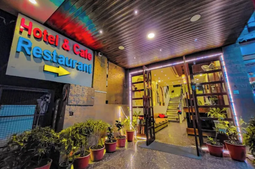 Hotel Paradise inn - Image 1