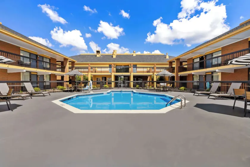 Best Western - Fayetteville - Image 1