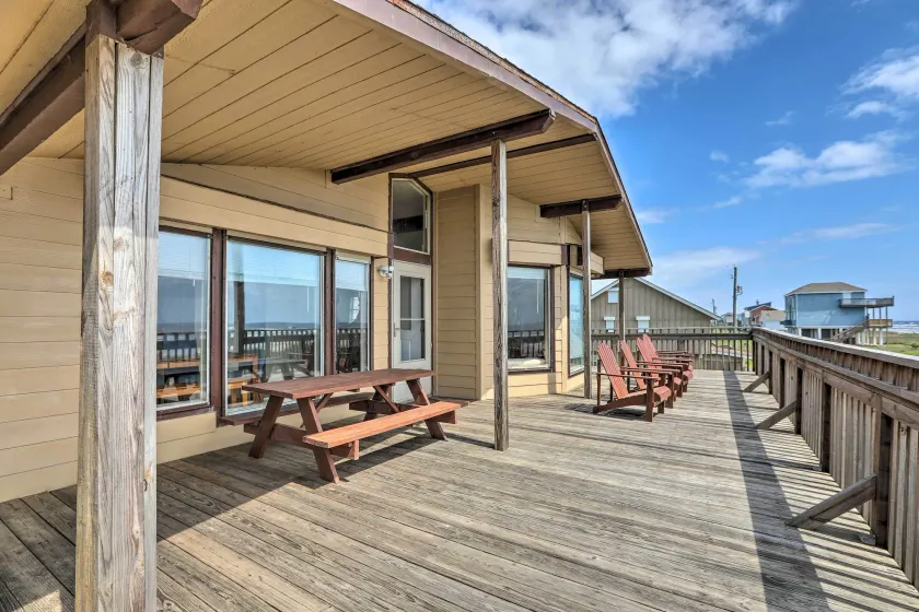 Beachfront Serenity in Galveston! Group-Ready Home - Image 1