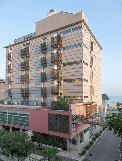 Hotel Rosanna 3 Stelle Superior - Image 1