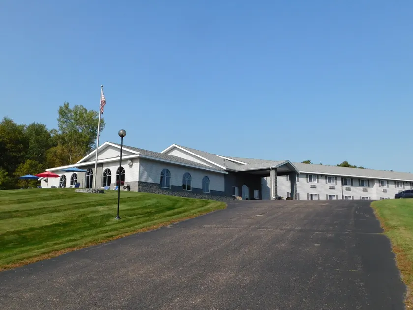 Northwoods Best Inn - Chetek - Image 1