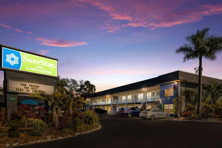 SureStay Hotel by Best Western Sarasota Lido Beach - Image 1