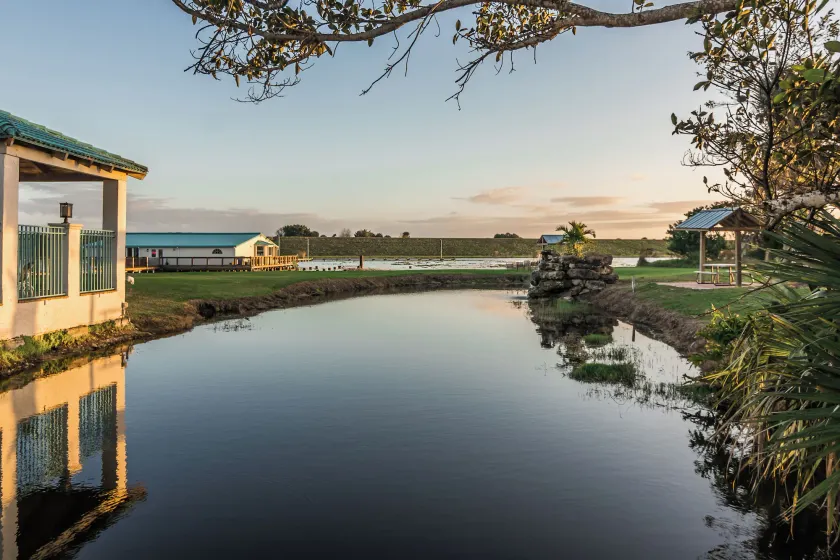 Lakeshore Resort and Marina - Image 1