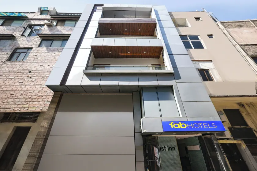 FabHotel Just Inn - Nr Lajpat Nagar Market - Image 1