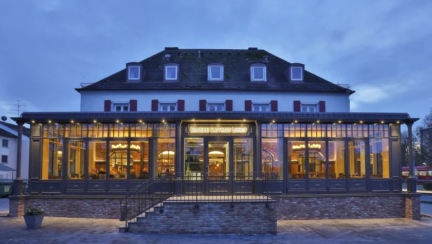 Brauerei Gasthaus Lohhof im Münchner Norden, direkt an der S1, nähe vom Flughafen, Zentrum, A92, Allianz Arena, Ruderregatta und Schießanlage G- Hochbrück entfernt, Internationale Küche - Image 1