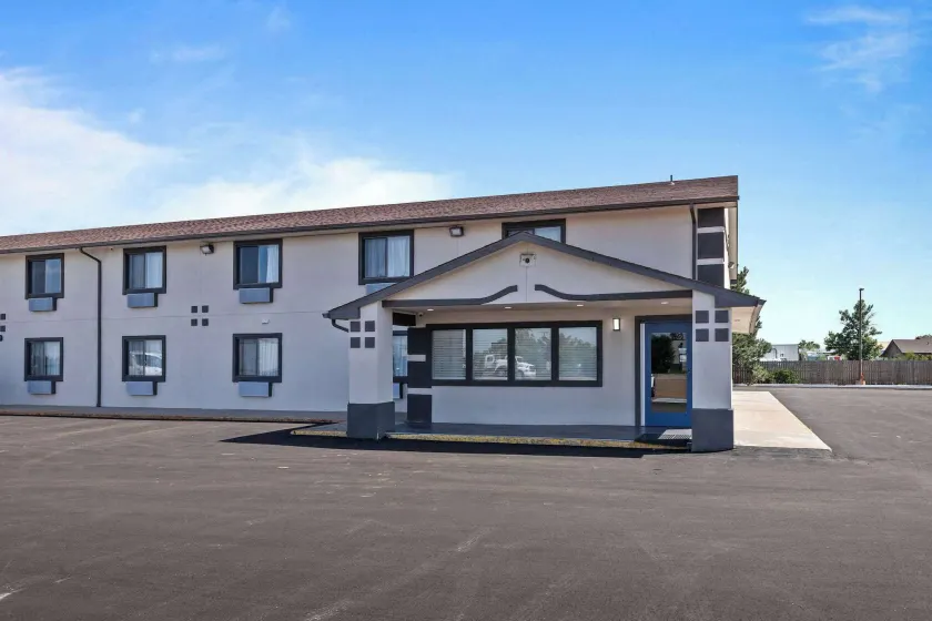 Motel 6 Brighton CO Denver Northeast - Image 1