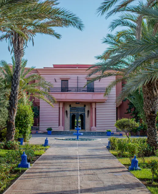 Las Palmeras Guest House - Image 1