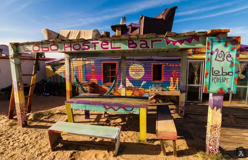 Lobo Hostel Bar - Image 1