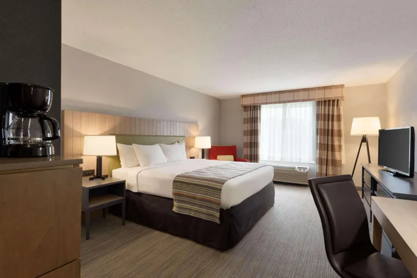 Country Inn & Suites by Radisson, Minneapolis-Shakopee - Image 1