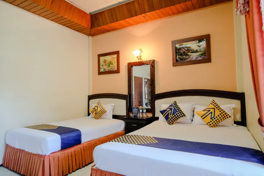 OYO 1761 Hotel Dirgahayu - Image 1