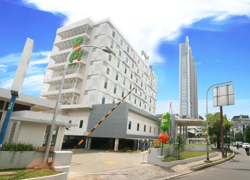 POP! Hotel Kemang Jakarta - Image 1