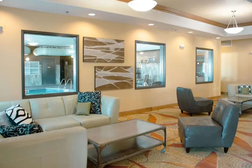 Grand Forks Lodge and Suites - Image 1
