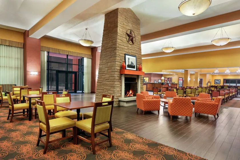 Hampton Inn & Suites Dallas-Mesquite - Image 1