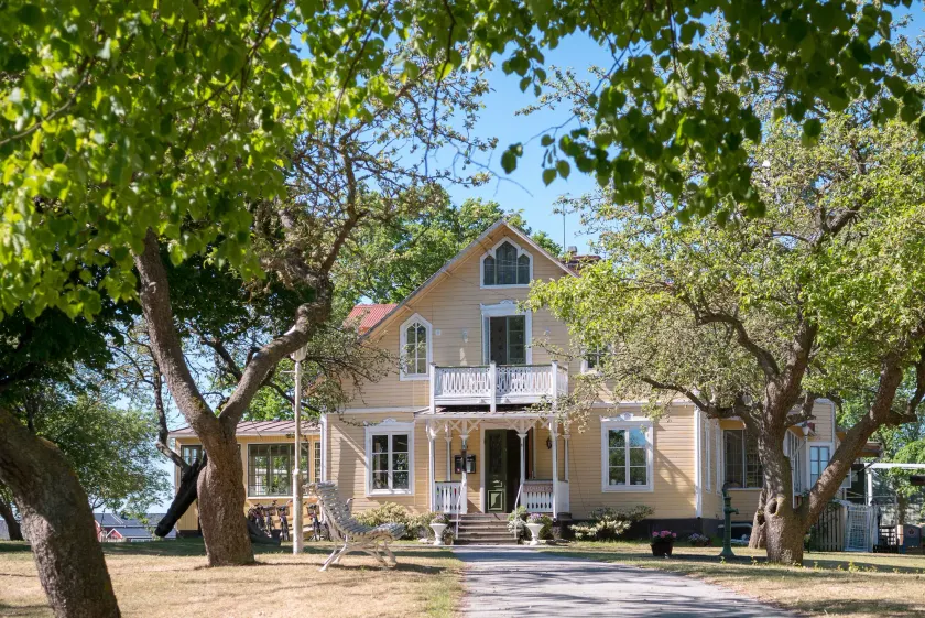 Warfsholm - Image 1