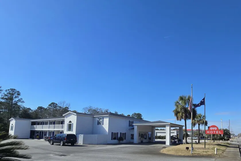 OYO Hampton South Carolina Hwy 278 - Image 1