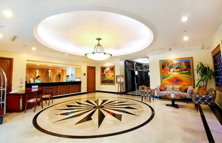 Oxford Suites Makati - Lobby