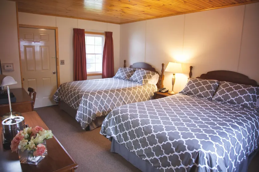 Blue Hill Lodge - Image 1