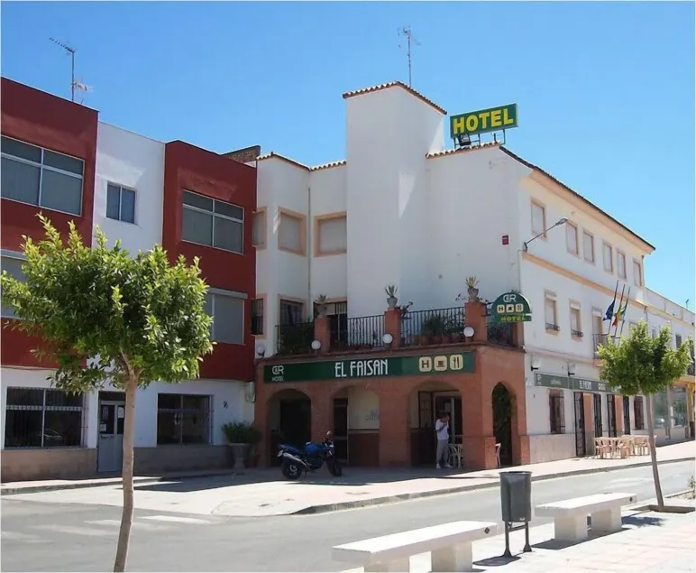 El Faisan C&R Hotel - Image 1