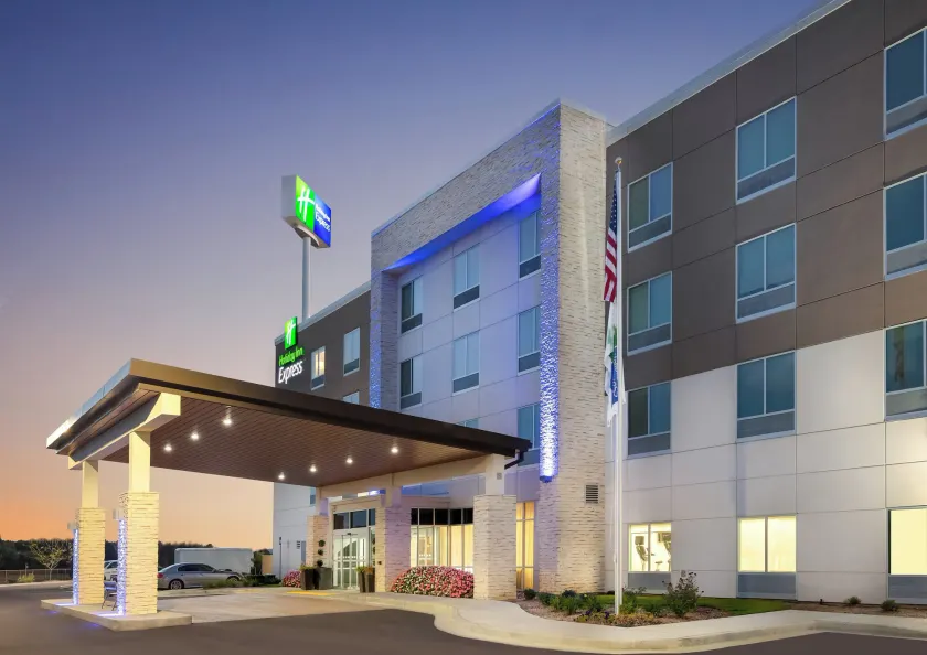Holiday Inn Express Calhoun South by IHG - Image 1