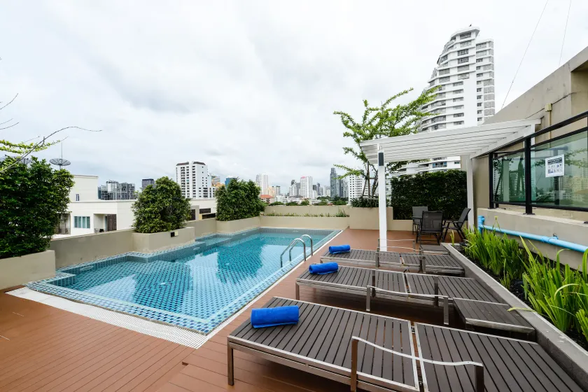 Ramada Tenn Ekamai - Image 1