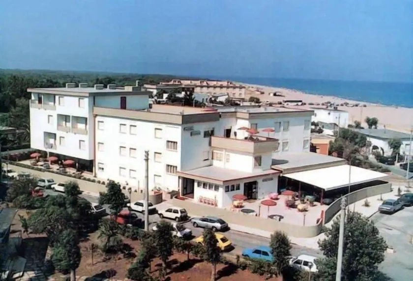 Hotel Turismo - Image 1