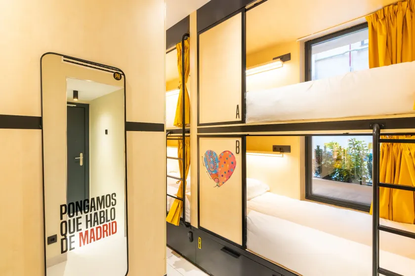 Petit Hostel Palacio Real - Image 1