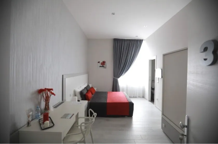 Chiaia Guest House - Image 1