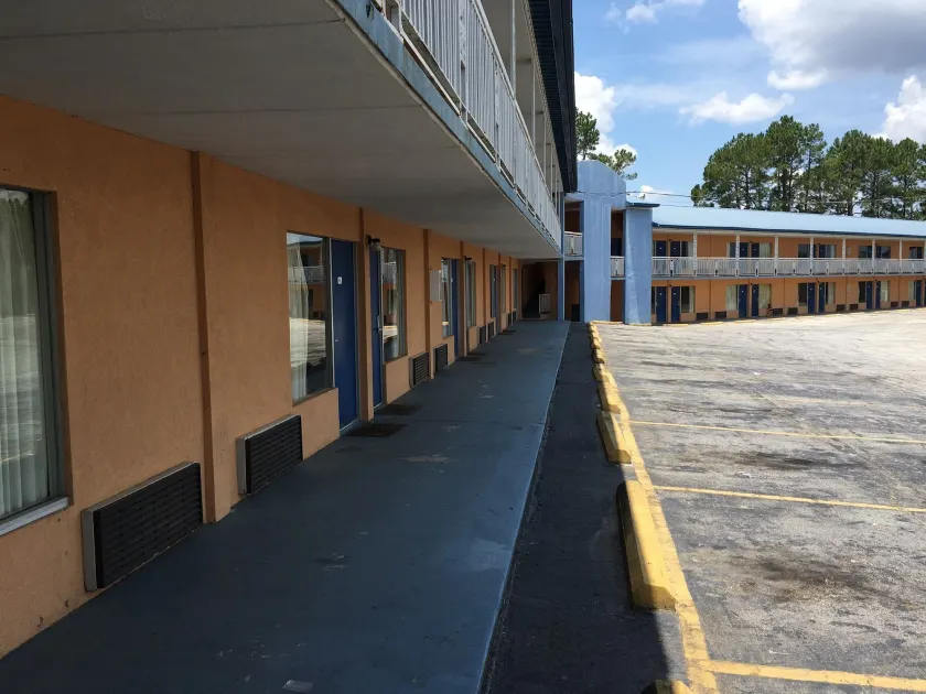 Ashburn Inn & RV Park - Image 1
