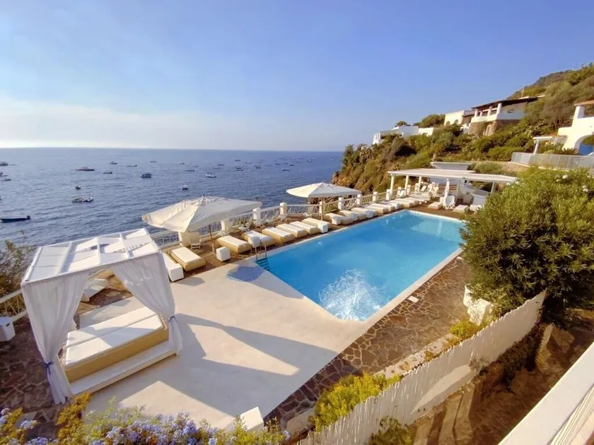 La Piazza Luxury Hotel & Spa - Image 1