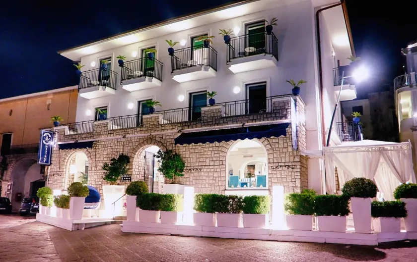 Le Ancore Hotel - Image 1