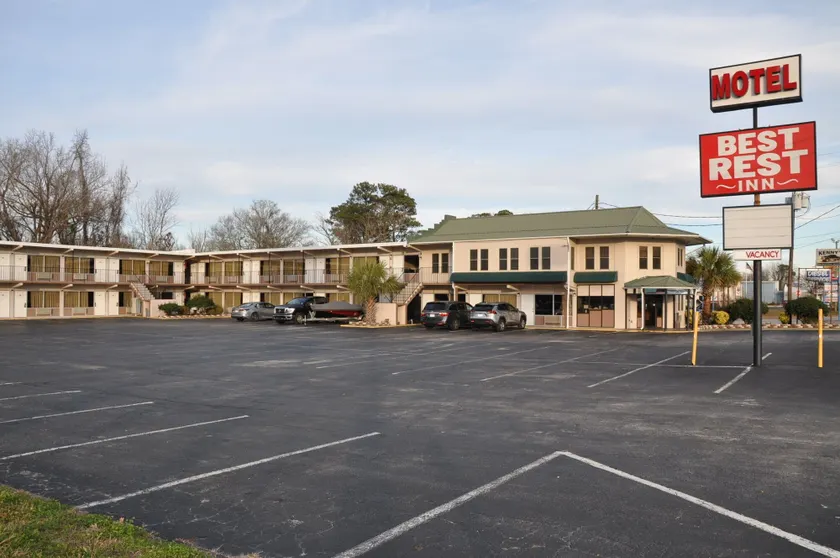 Best Rest Inn - Jacksonville - Image 1