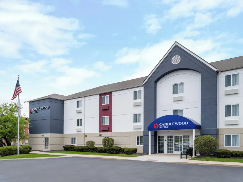 Candlewood Suites Rockford by IHG - Image 1