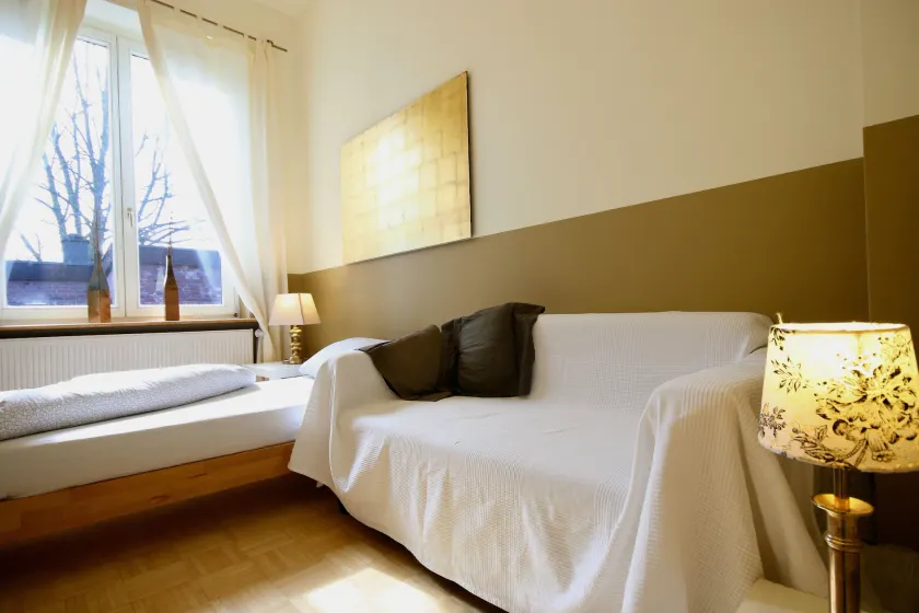 Moderne Studio Apartments und 4 Zimmer Wohnungen in Oberhausen, ideal für Geschäftsreisende und Monteure - Image 1