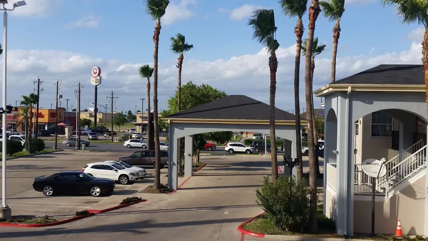 Texas Inn Downtown McAllen - Image 1