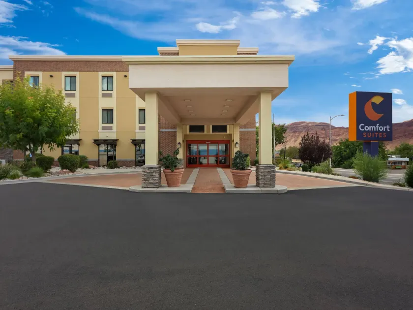 Comfort Suites Moab near Arches National Park - Image 1