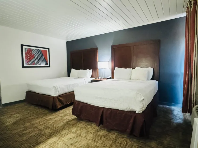 Alamo Inn & Suites - Image 1