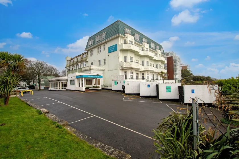 Bournemouth East Cliff by Belvilla - Image 1
