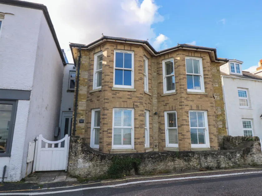 Coronation House - Image 1